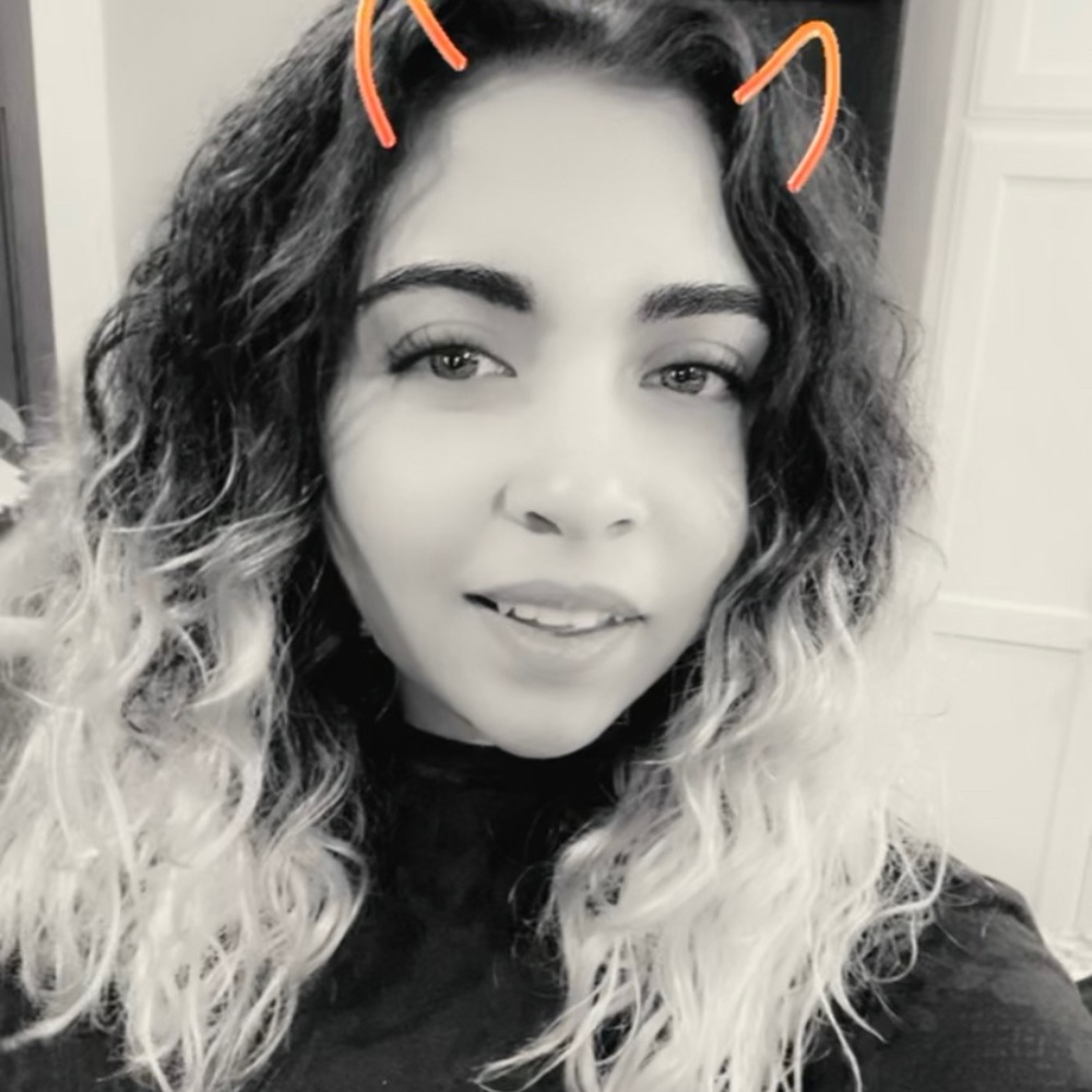 Meet your Posher, Olivia